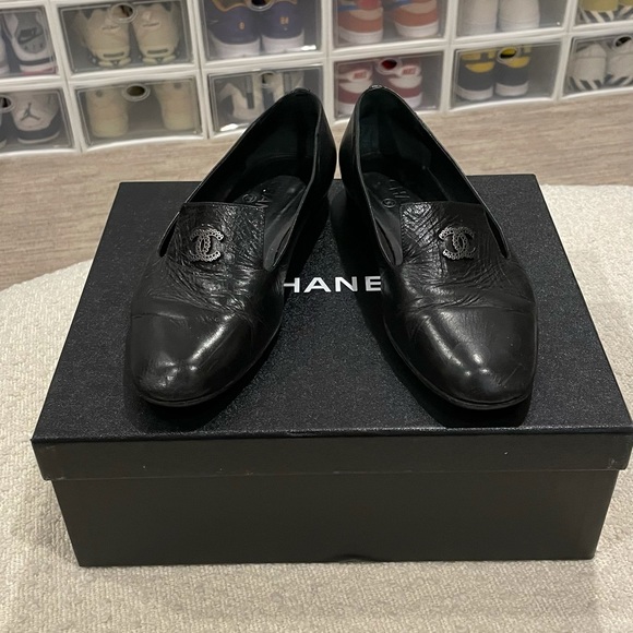 Chanel Black Leather Metal CC Slip On Loafers Size 38.5 Chanel